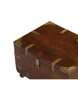 Starožitná truhla z teakového dreva, železné kovanie, 56x40x36cm