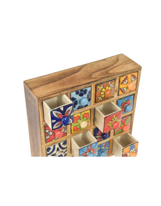 Drevená skrinka s 16 keramickými šuplíkmi, ručne maľovaná, 29x11x30cm